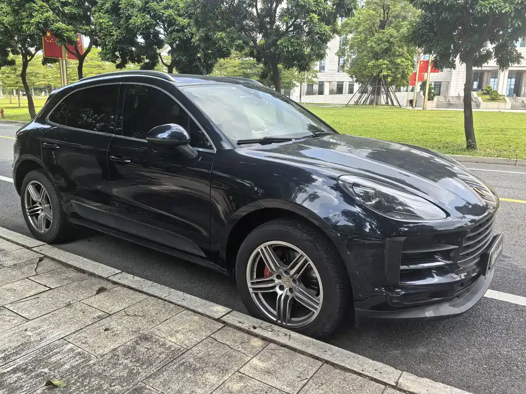 Porsche Macan — миниатюра 3