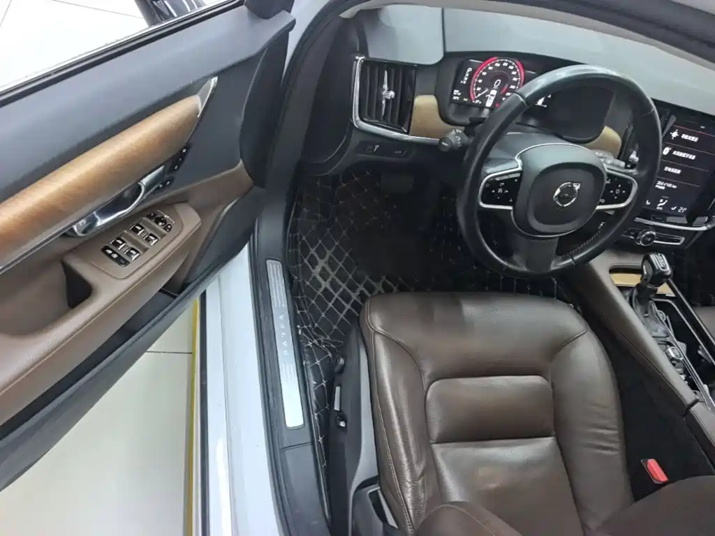 Volvo S90 — миниатюра 16