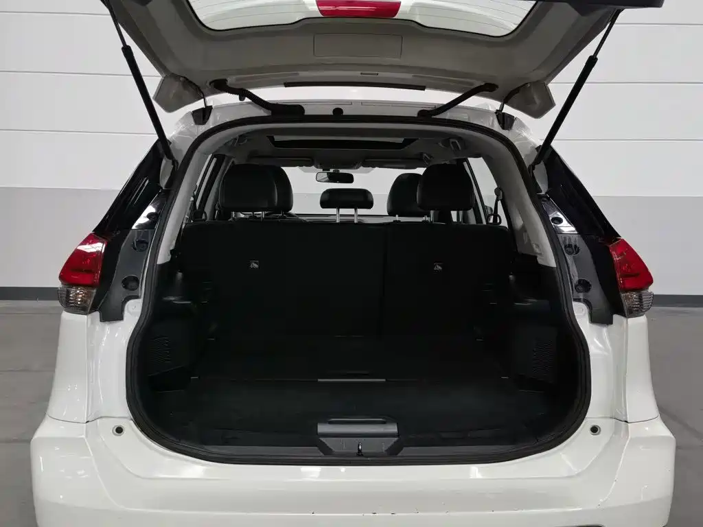 Nissan X-Trail — миниатюра 16