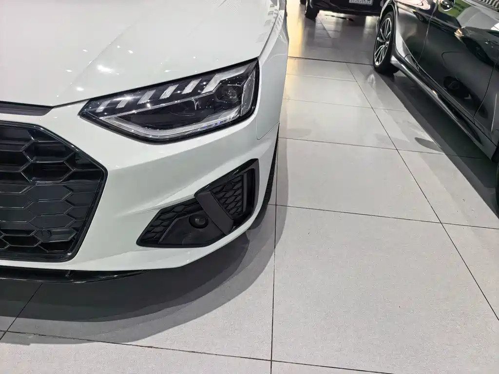 Audi A4L — миниатюра 3
