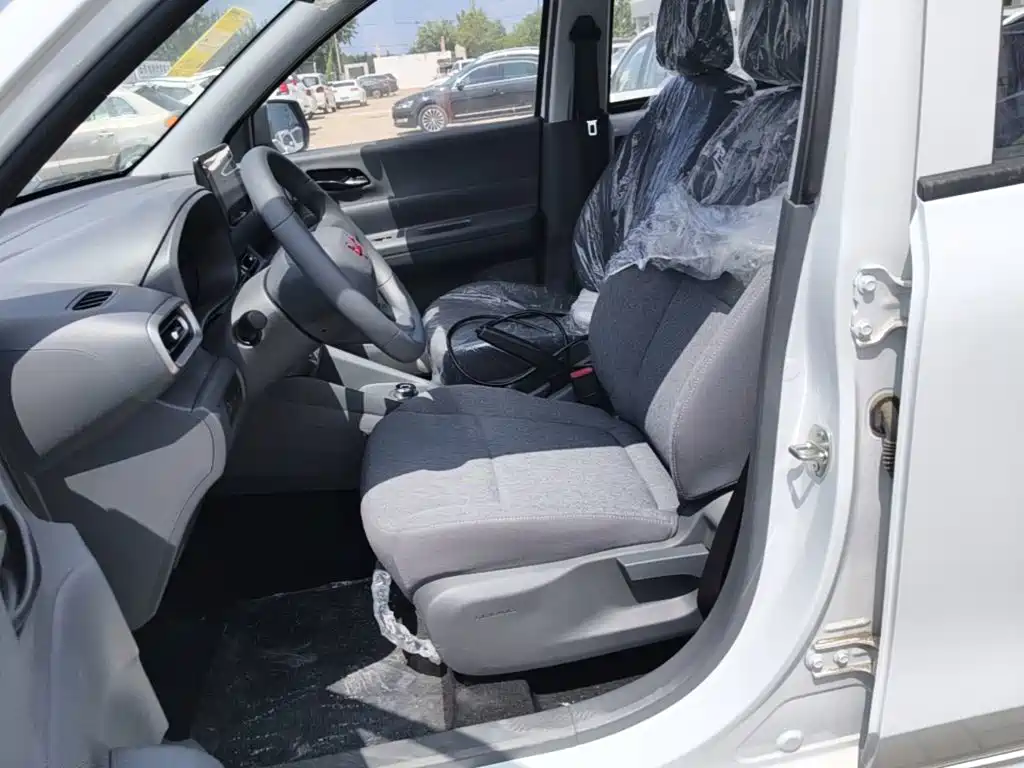 Wuling Hongguang EV — миниатюра 15