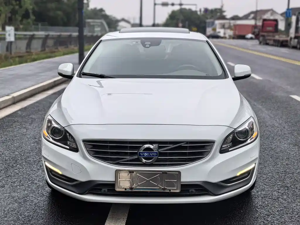 Volvo S60 — миниатюра 2