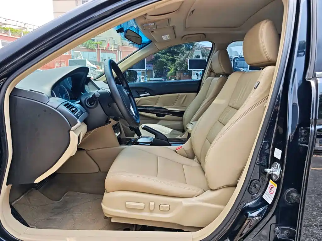 Honda Accord — миниатюра 11
