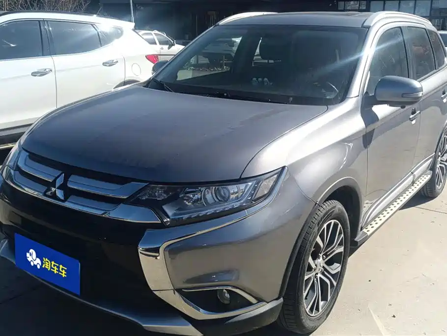 MITSUBISHI OUTLANDER