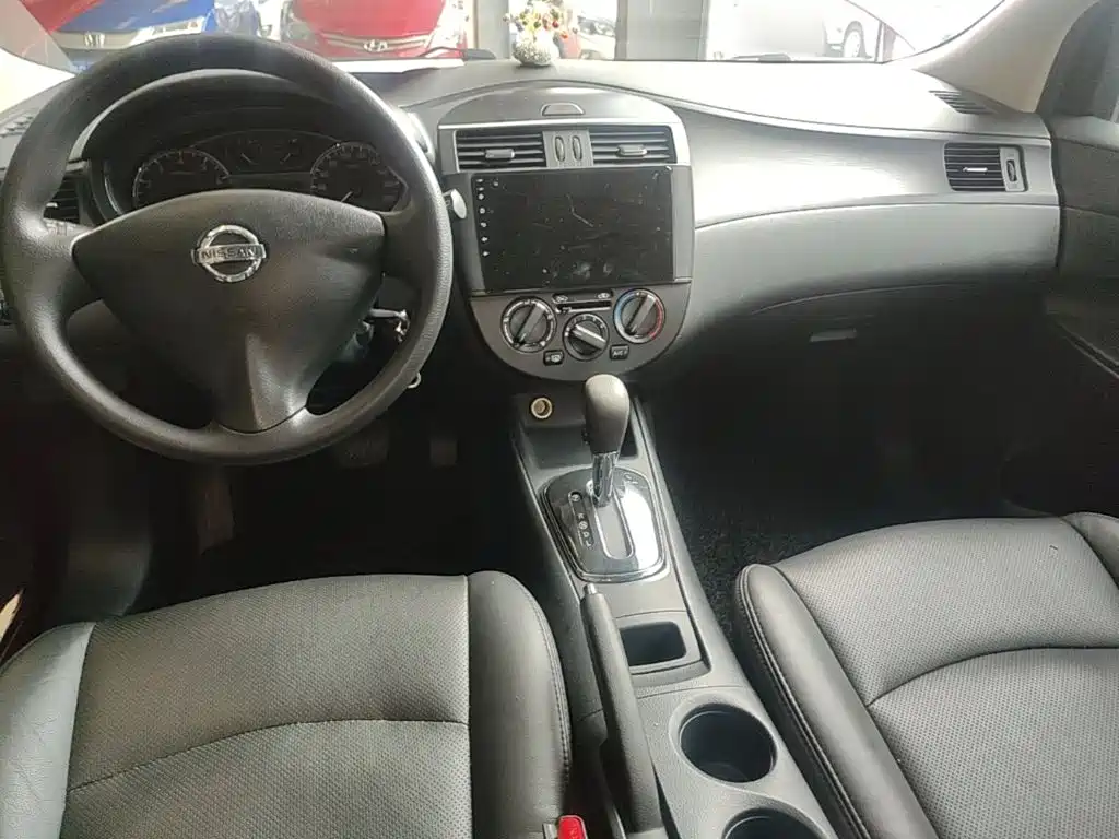 Nissan Tiida — миниатюра 10