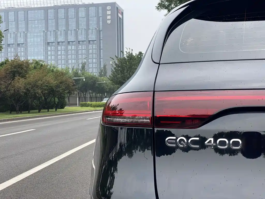 Mercedes-Benz EQC — миниатюра 8