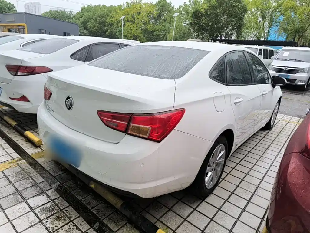 Buick Verano — миниатюра 7