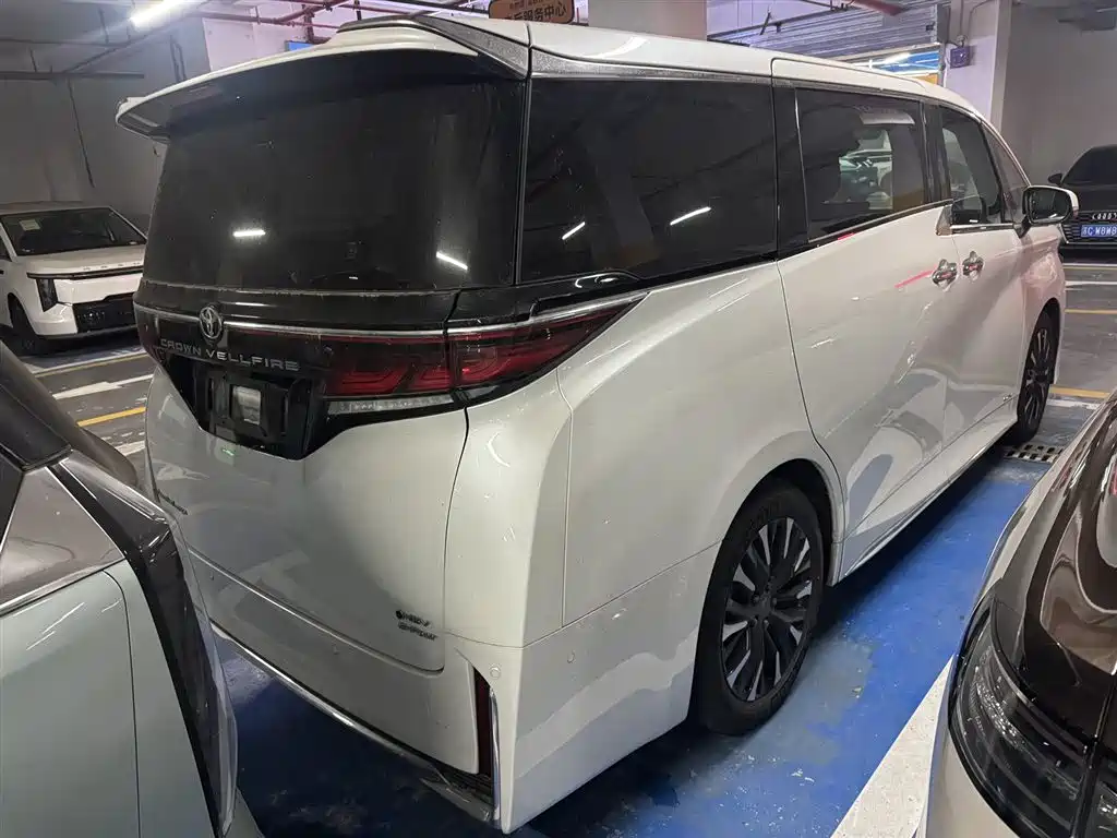 Toyota Vellfire 2024 2.5L