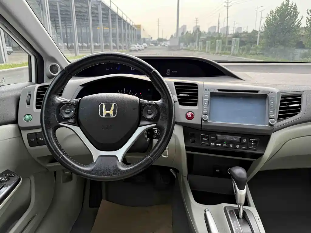 Honda Civic 2012 1.8L AT Luxury