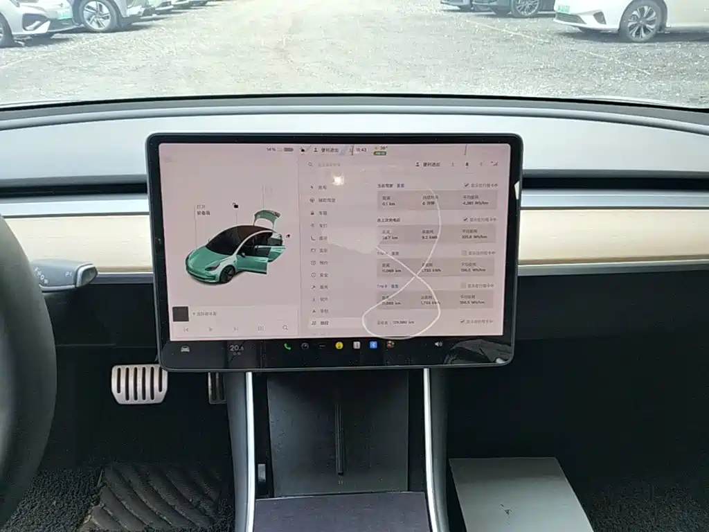 Tesla Model 3 — миниатюра 13