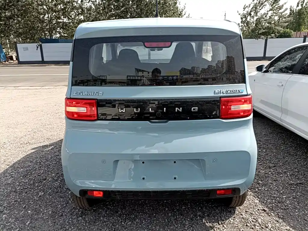Wuling MINIEV — миниатюра 6