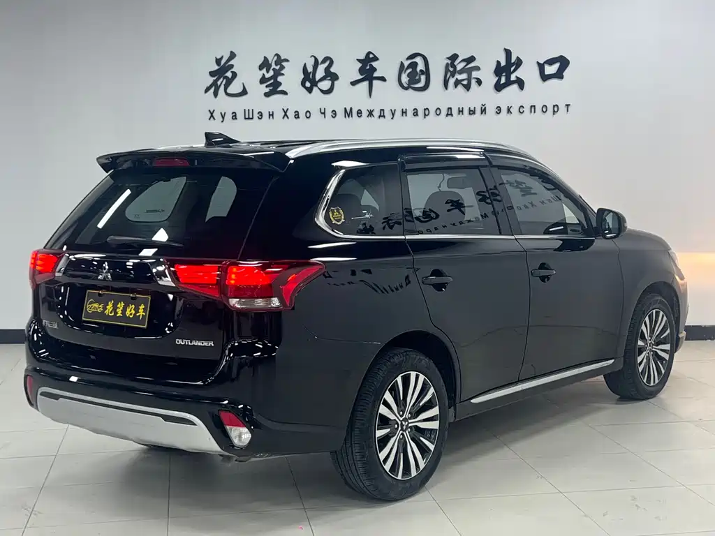 MITSUBISHI OUTLANDER