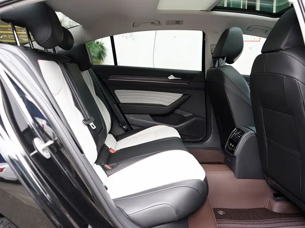 Volkswagen Magotan — миниатюра 6
