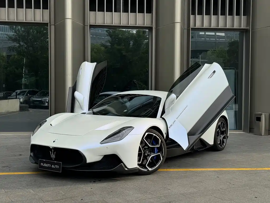 Купить Maserati MC20