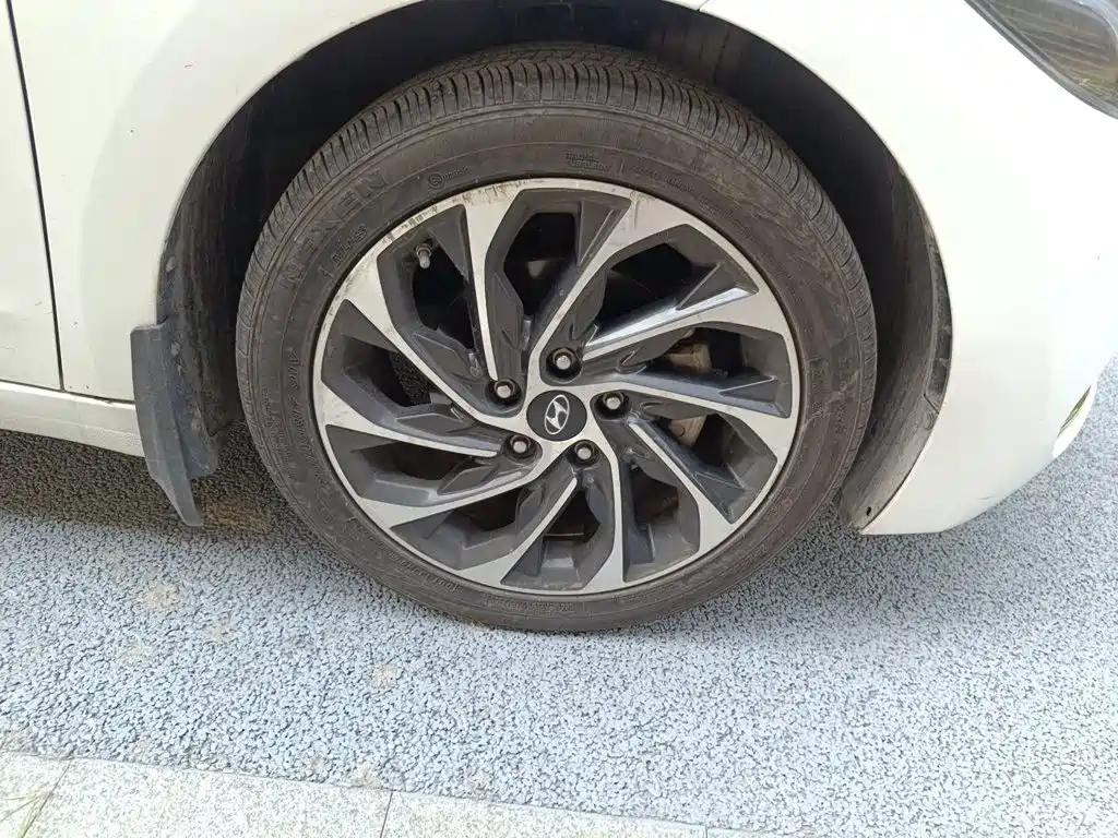 Hyundai Elantra — миниатюра 22