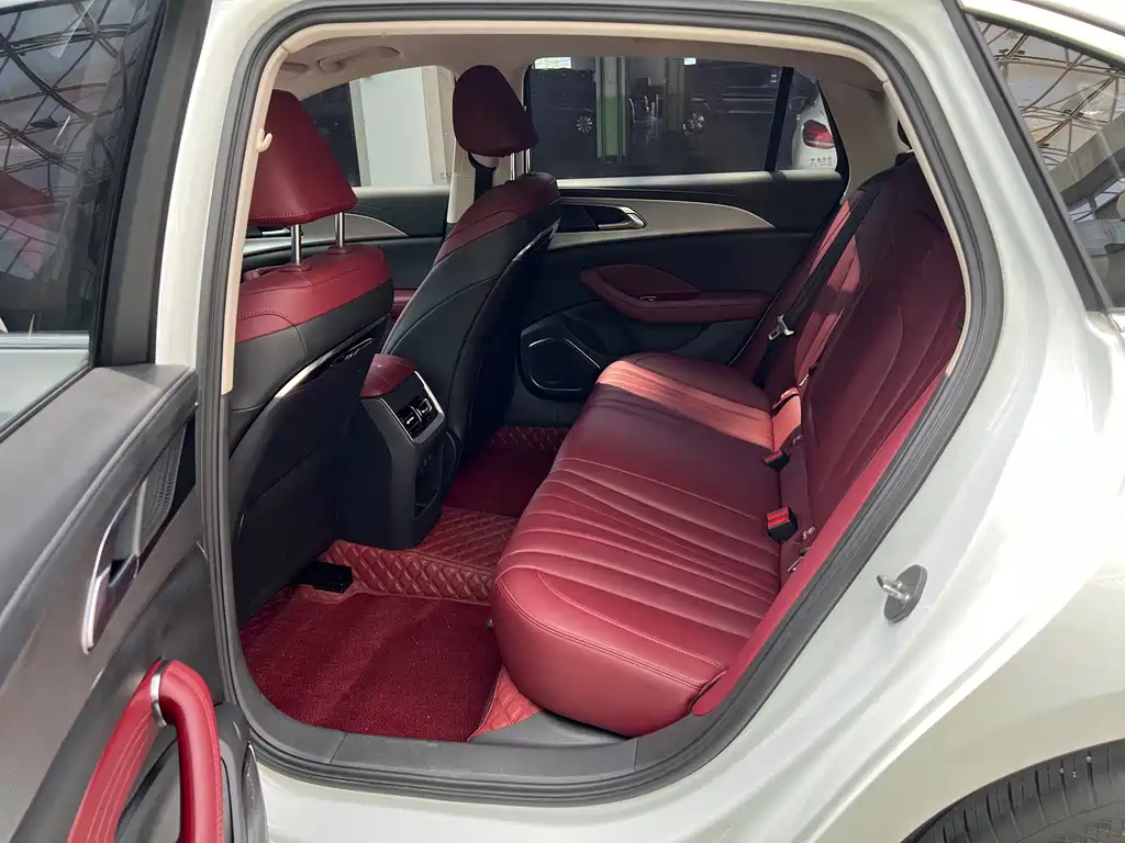 Hongqi Hongqi H5 — миниатюра 8