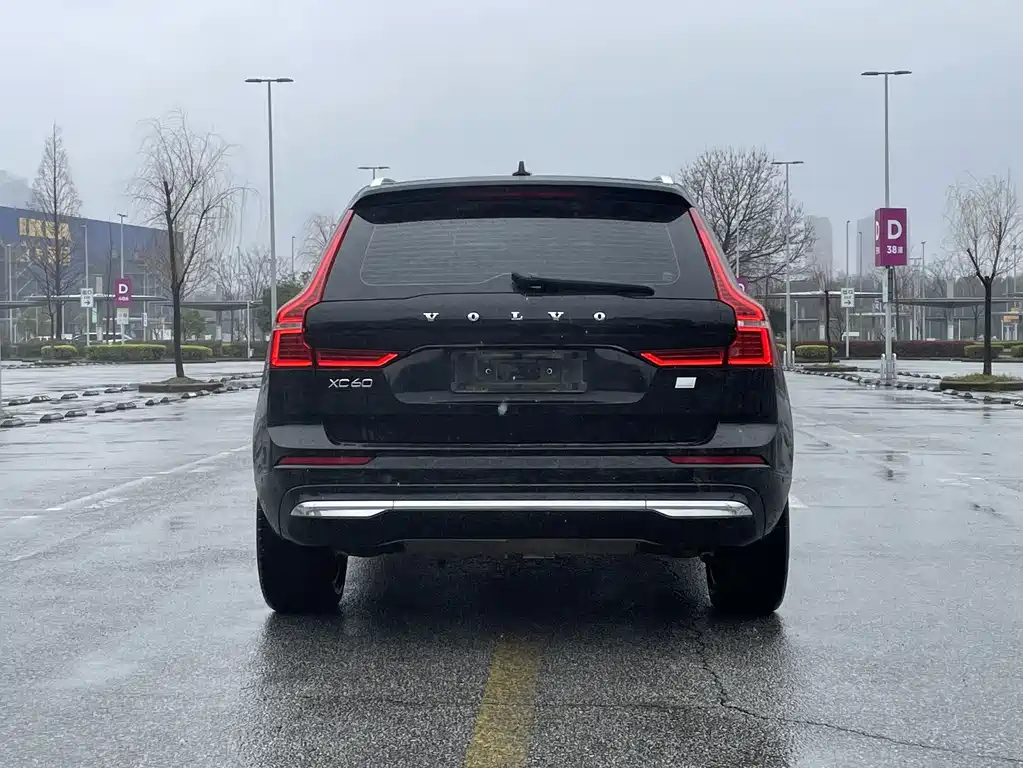 Volvo XC60 2022 T8 Luxury