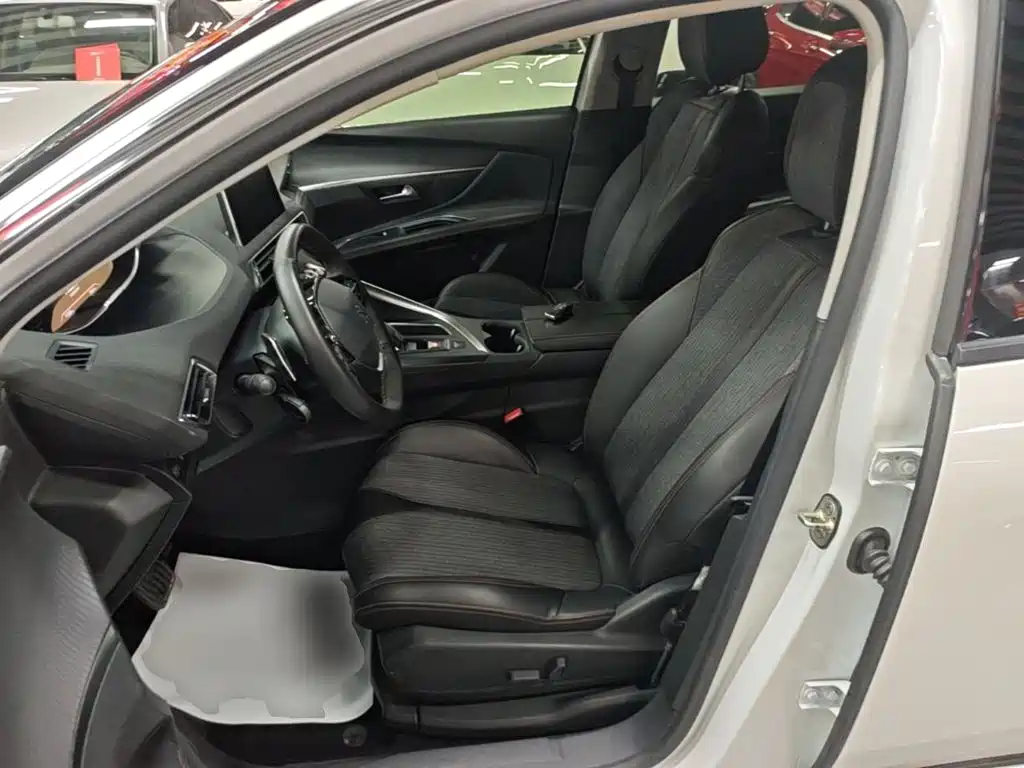 Peugeot 5008 — миниатюра 15