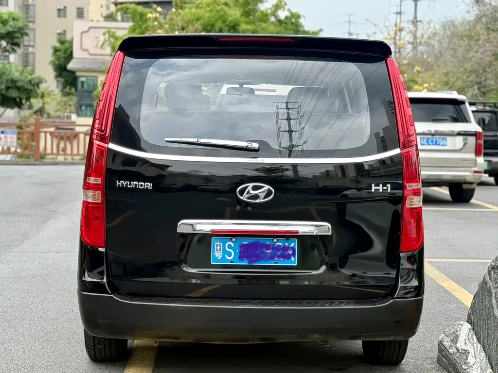 Hyundai H-1 2011 2.4L Luxury