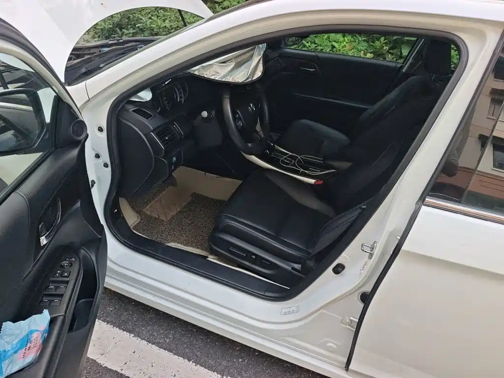 Honda Accord — миниатюра 17