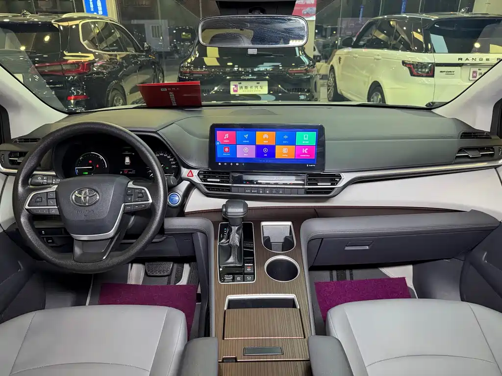 Toyota Granvia — миниатюра 16