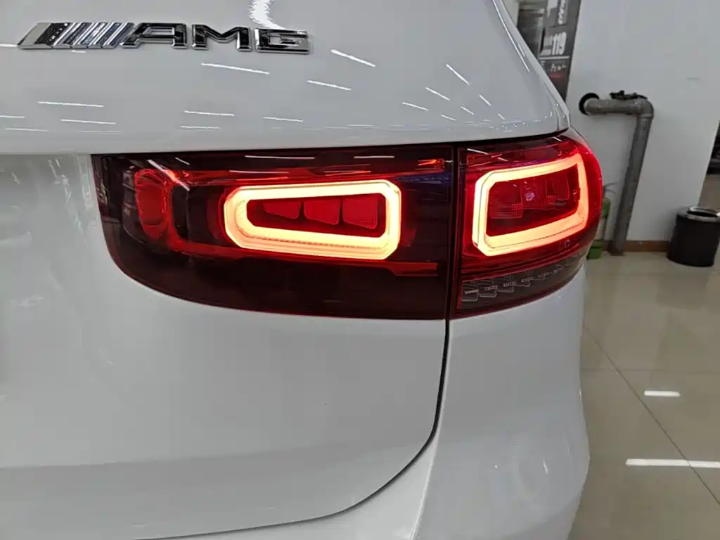 Mercedes-Benz GLB — миниатюра 8
