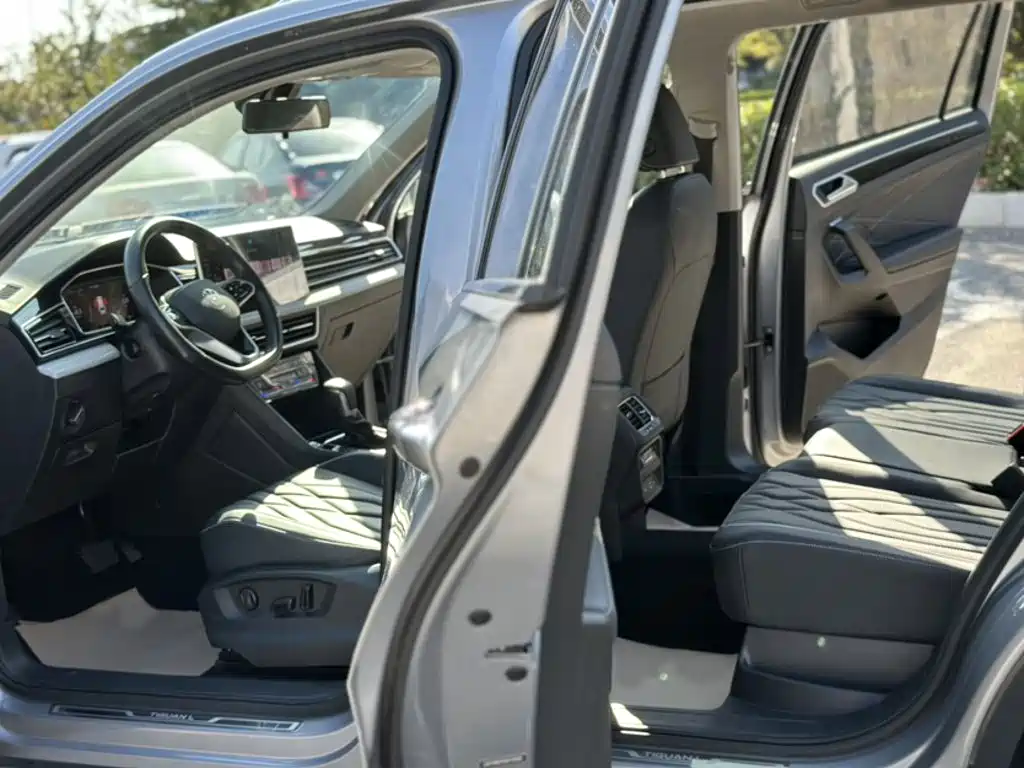 Volkswagen Tiguan L — миниатюра 16