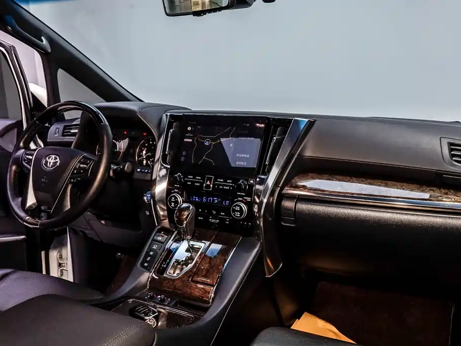 Toyota Vellfire — миниатюра 33