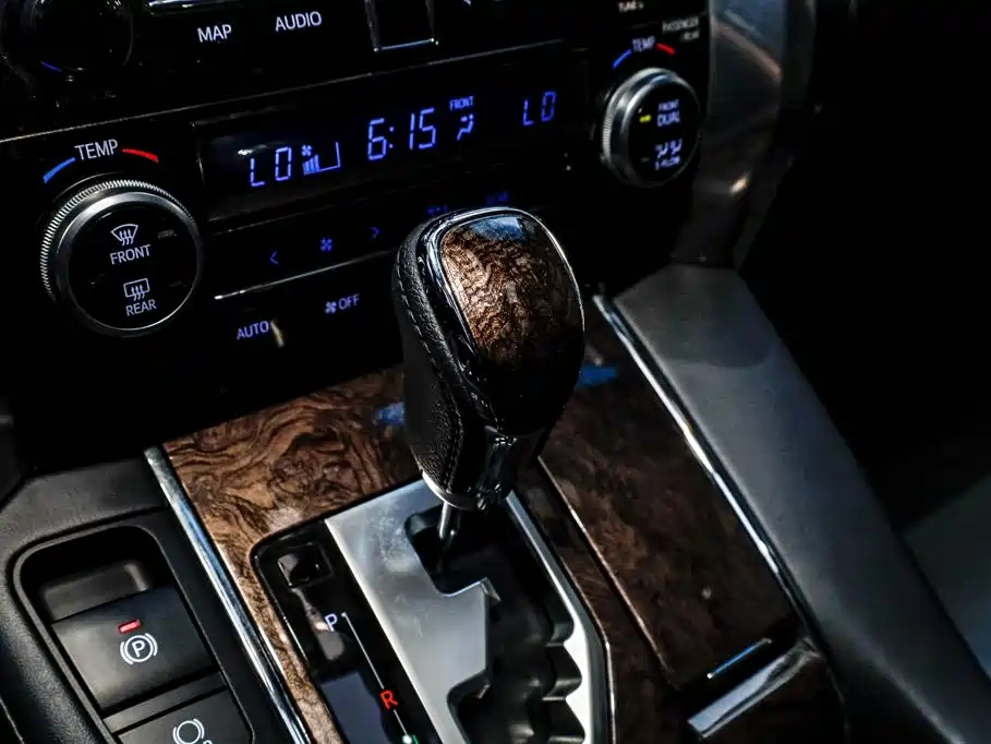 Toyota Vellfire — миниатюра 17