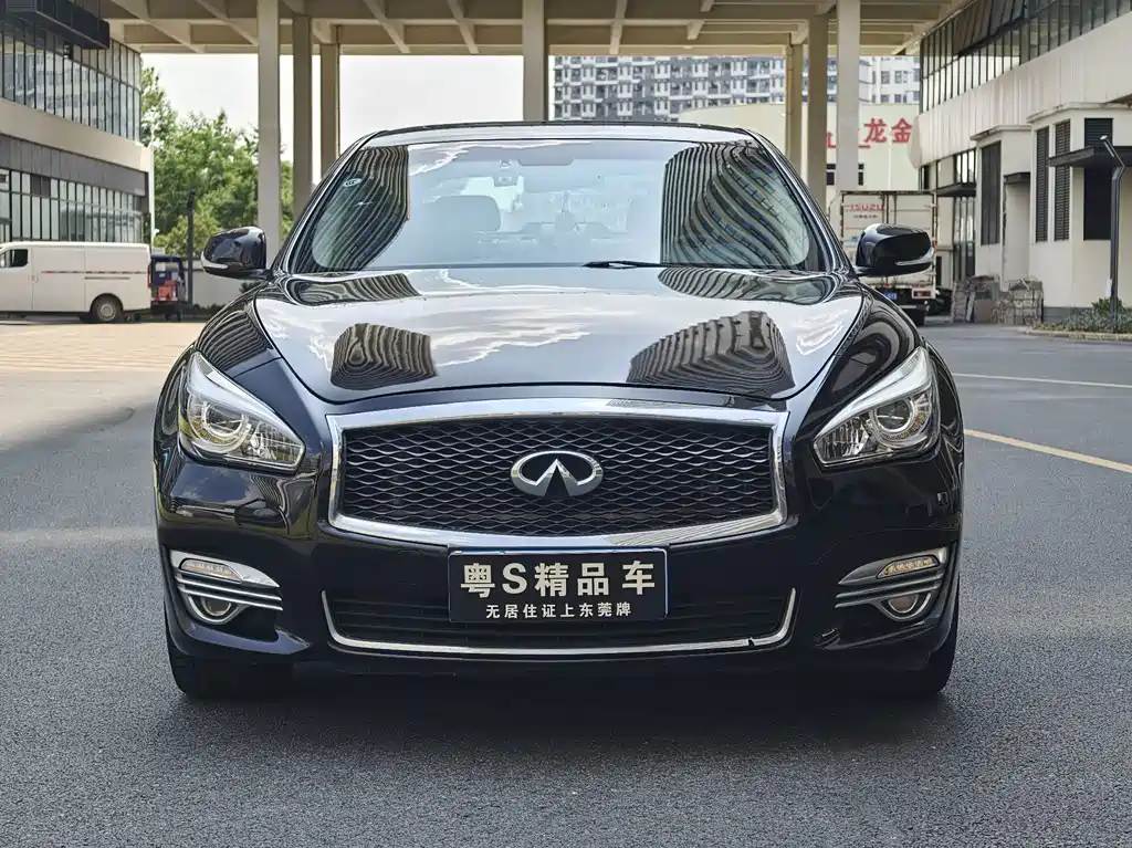 Infiniti Q70 — миниатюра 2