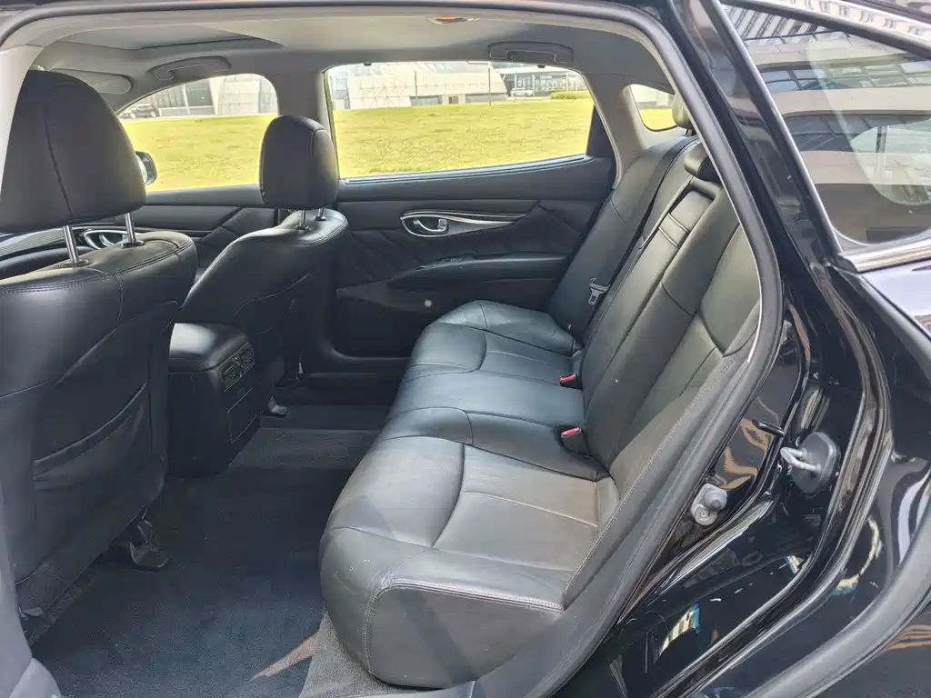 Infiniti Q70 — миниатюра 15