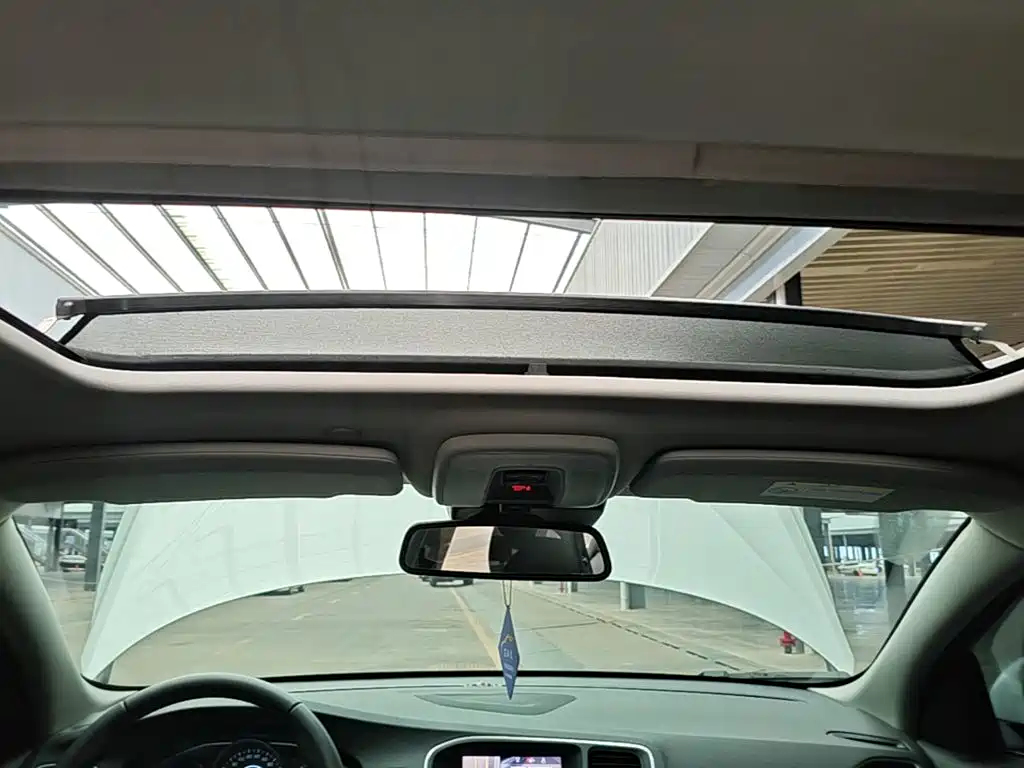 Volvo S60 — миниатюра 18