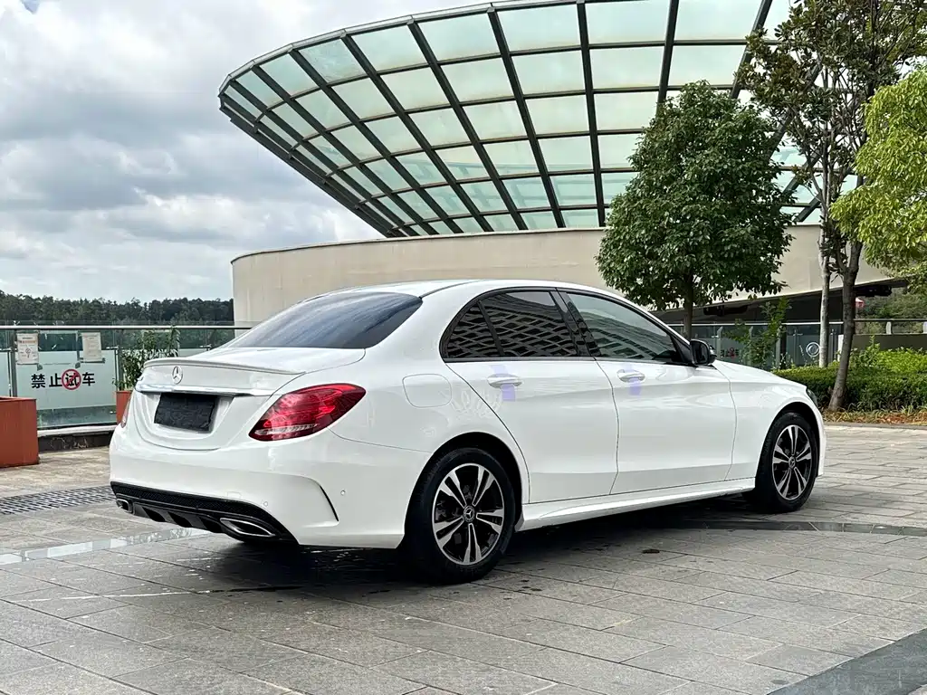 Mercedes-Benz C-Class — миниатюра 7