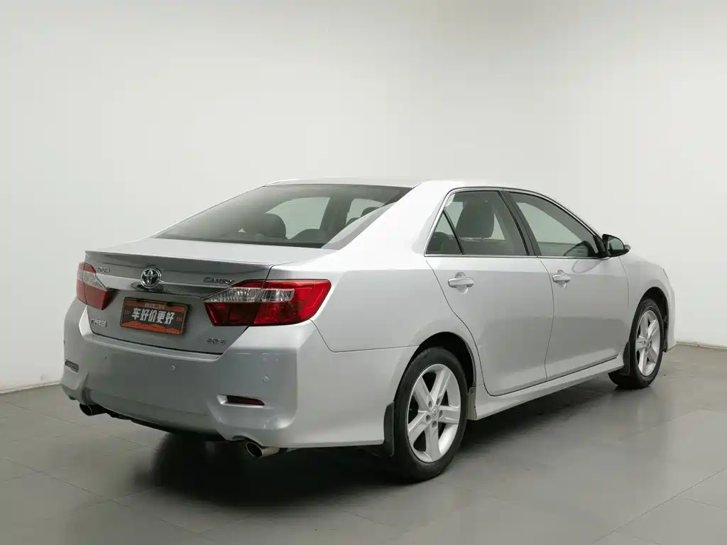 Toyota Camry — миниатюра 2