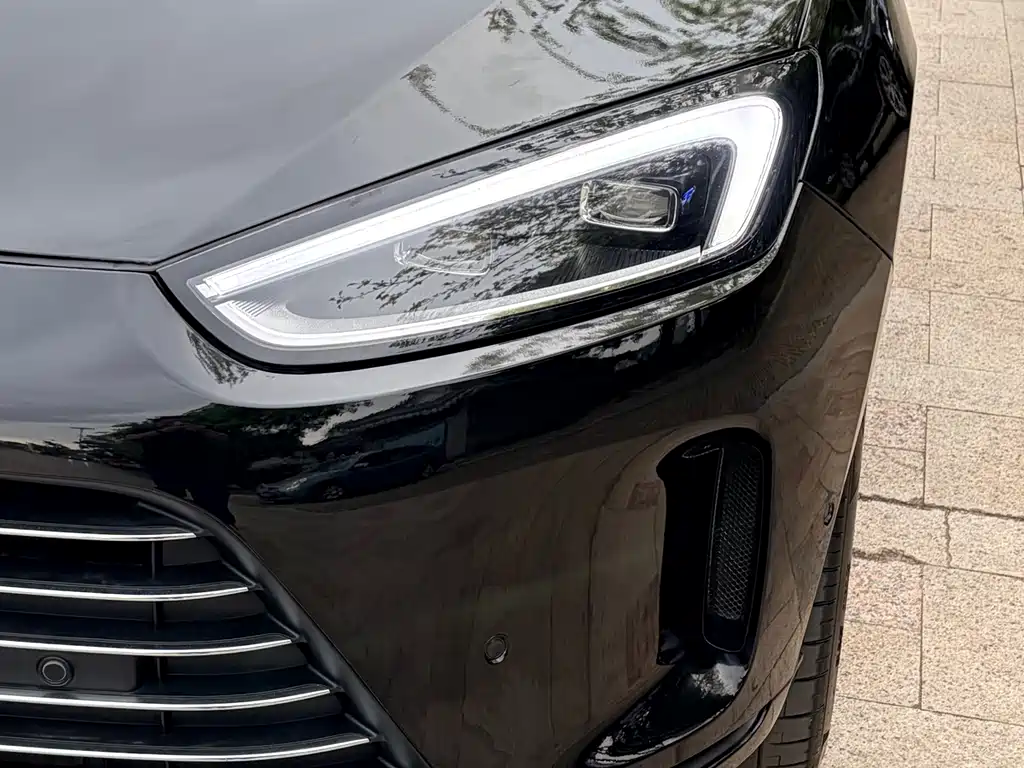 AITO ASK THE WORLD M5