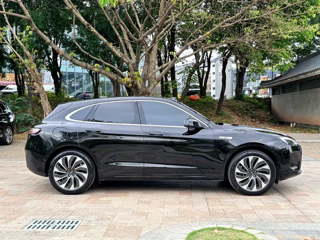 AITO ASK THE WORLD M5