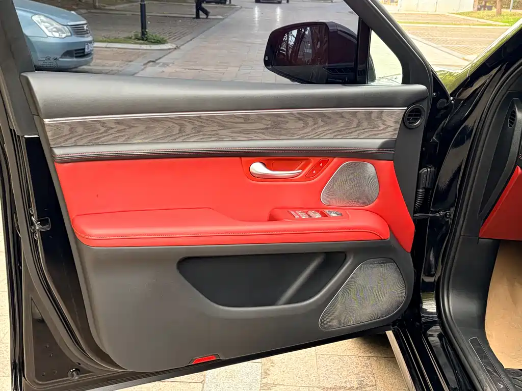 AITO ASK THE WORLD M5