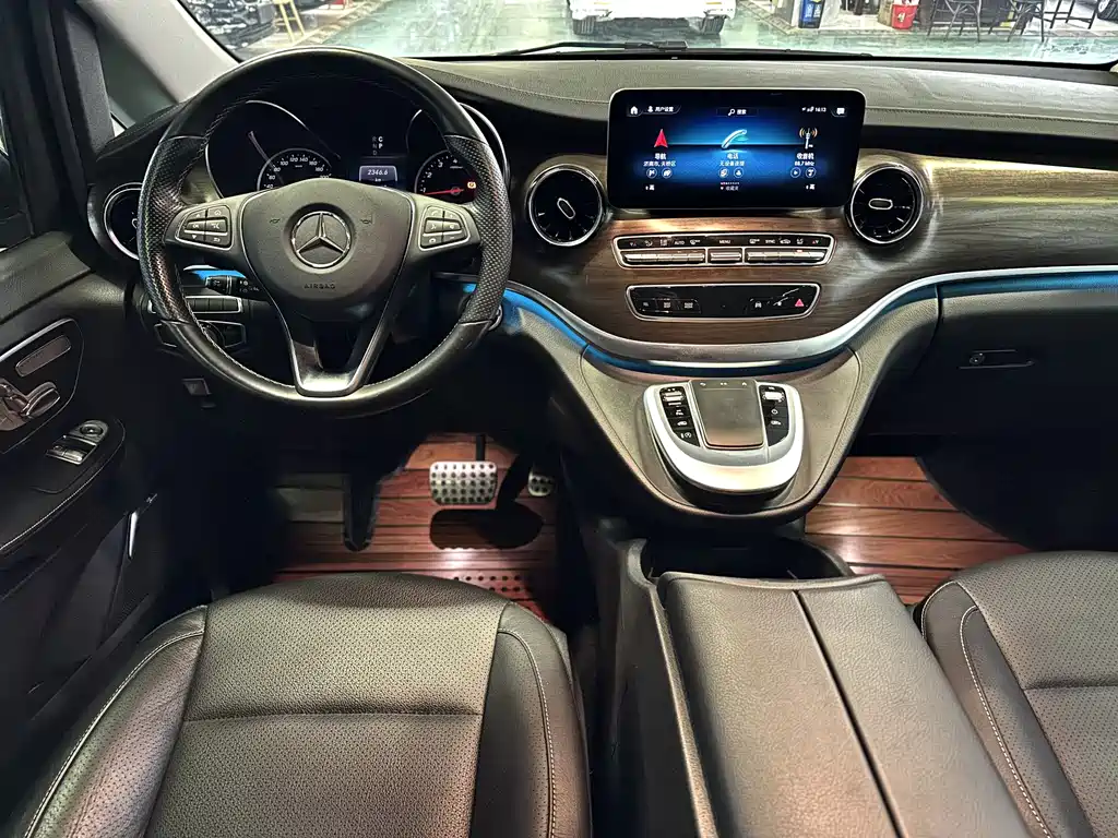 MERCEDES-BENZ V CLASS