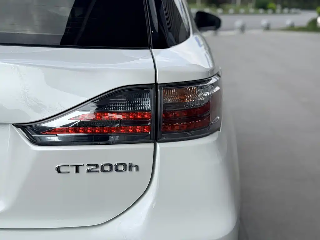 Lexus CT — миниатюра 9