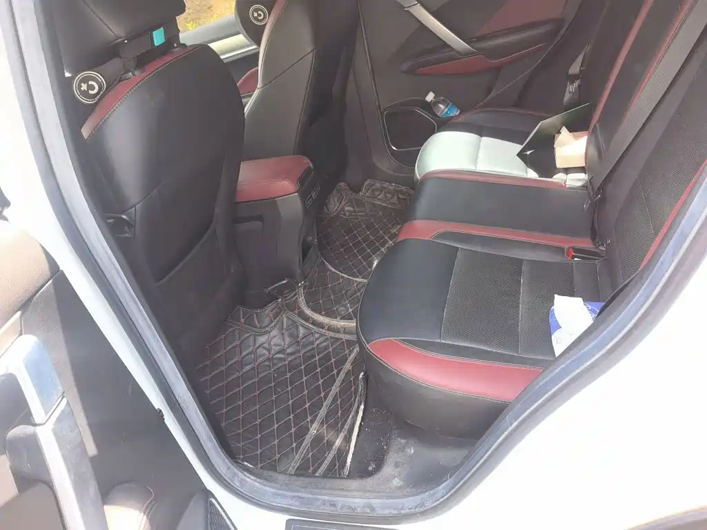 Geely Binyue — миниатюра 18