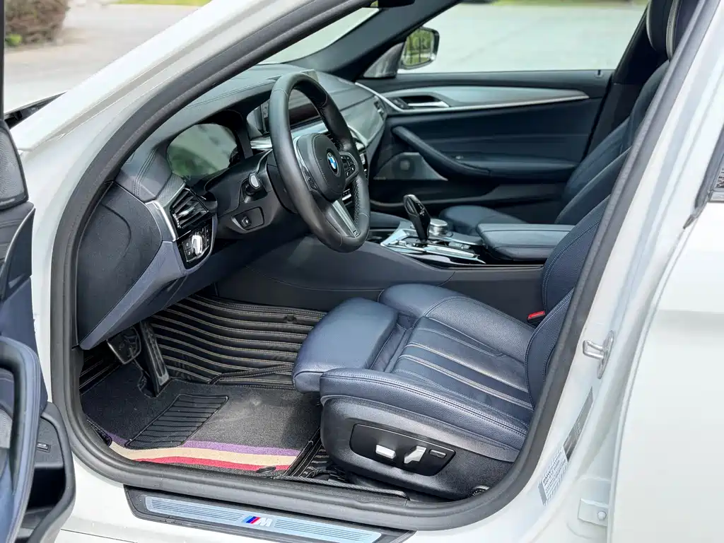 BMW 5 Series (Import) — миниатюра 11