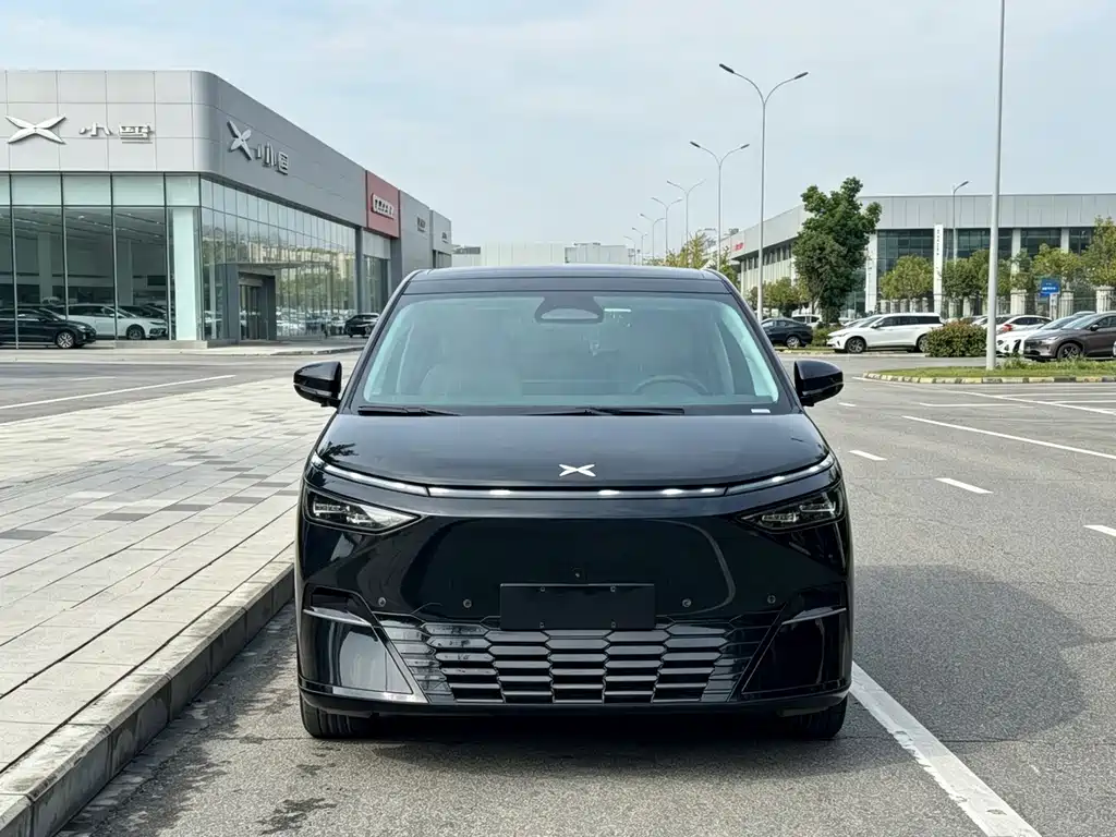 XPeng X9 — миниатюра 3