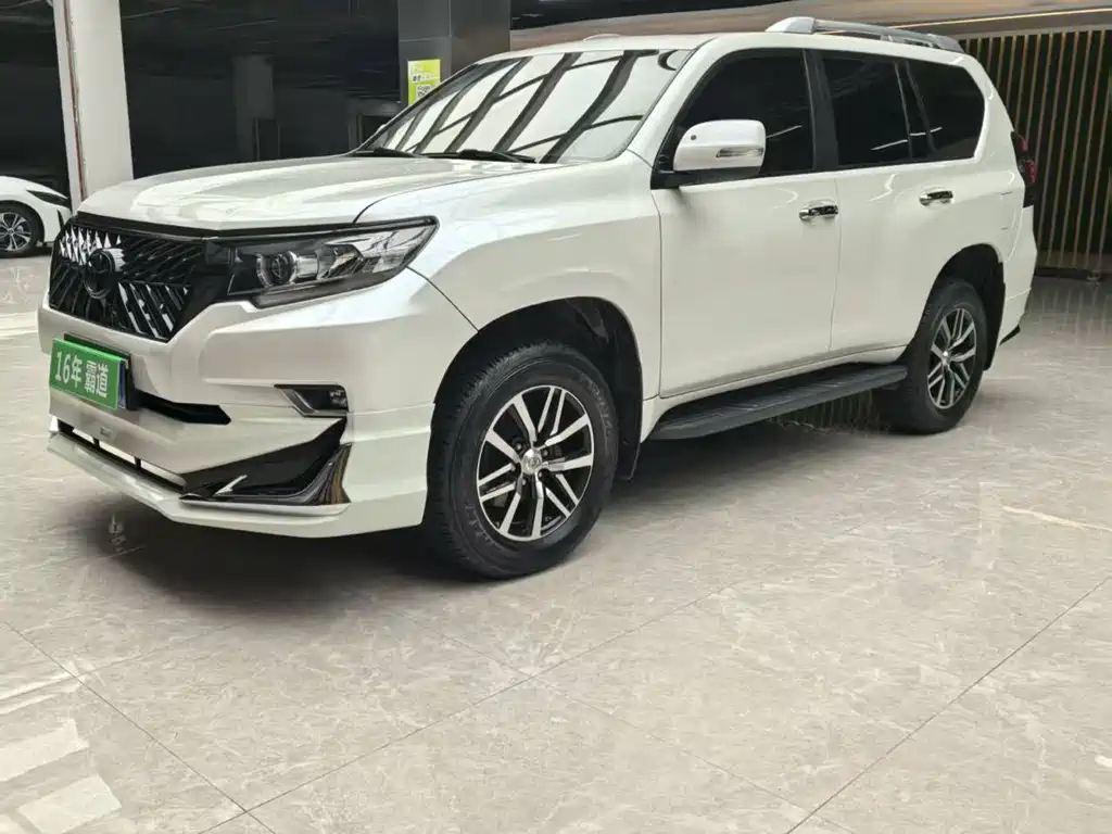 TOYOTA PRADO