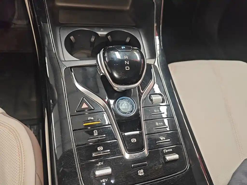 BYD Qin Plus 2023 — фото 17