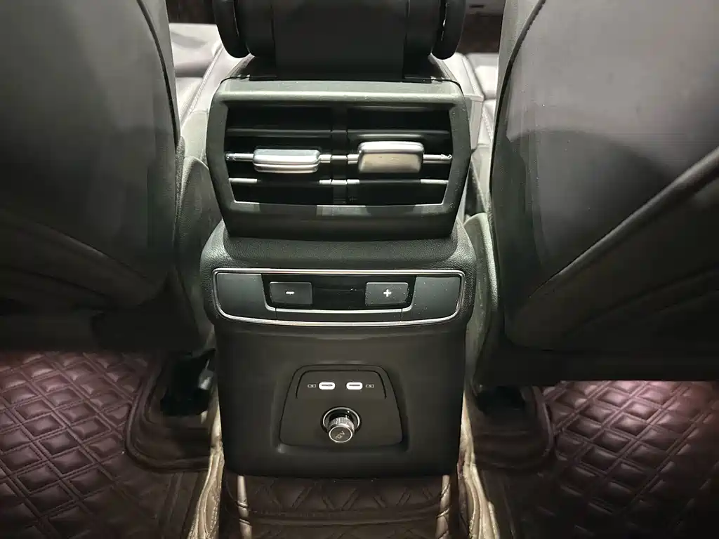 Audi Q4 e-tron — миниатюра 14