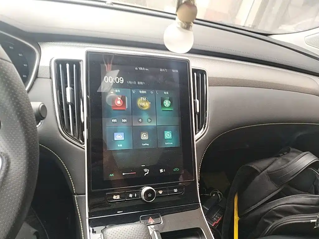 Roewe i6 MAX New Energy — миниатюра 13