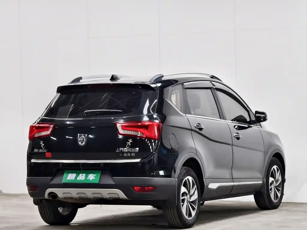Baojun 560 2015 1.8L MT Luxury