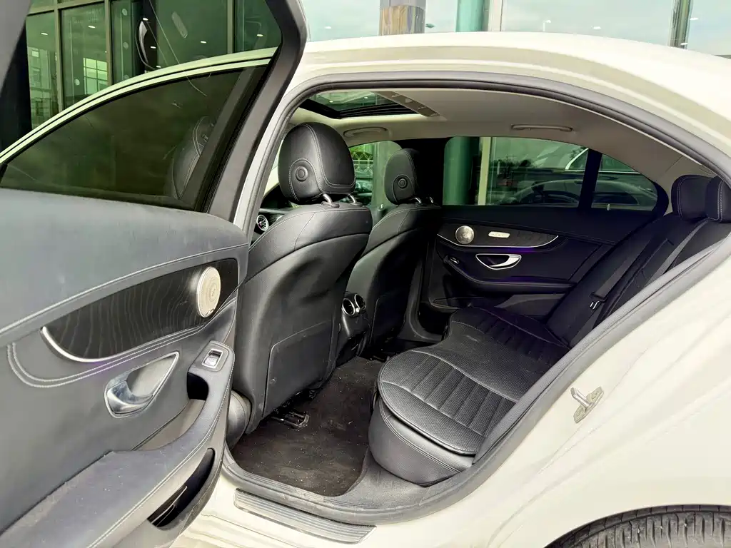 Mercedes-Benz C-Class — миниатюра 3
