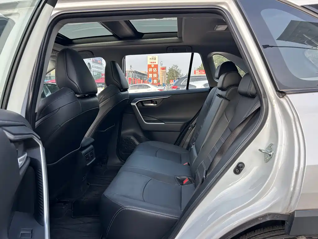Toyota Wildlander 2023 2.0L CVT Luxury PLUS