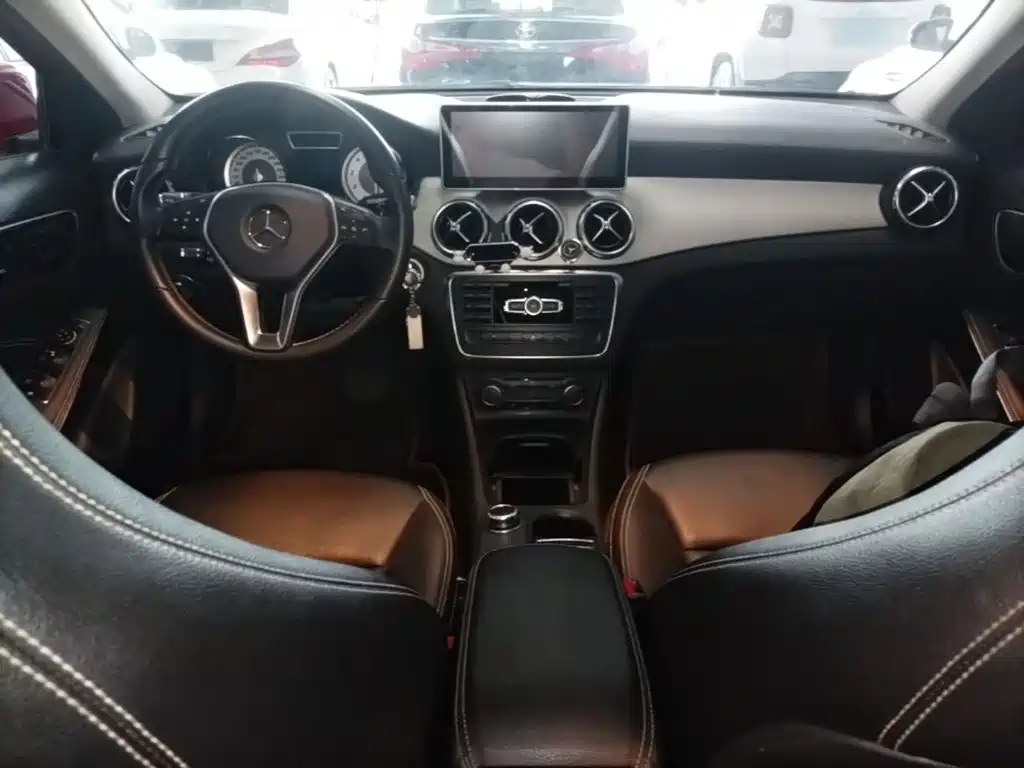 Mercedes-Benz GLA — миниатюра 10